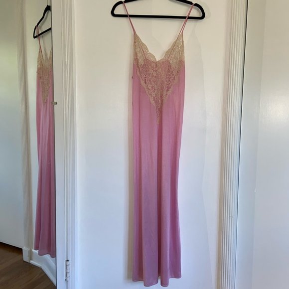 Vintage pink maxi dress 100% nylon - Picture 2 of 4